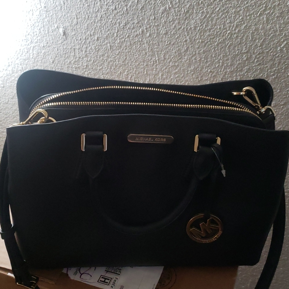 Michael Kors black leather purse - Picture 2 of 4